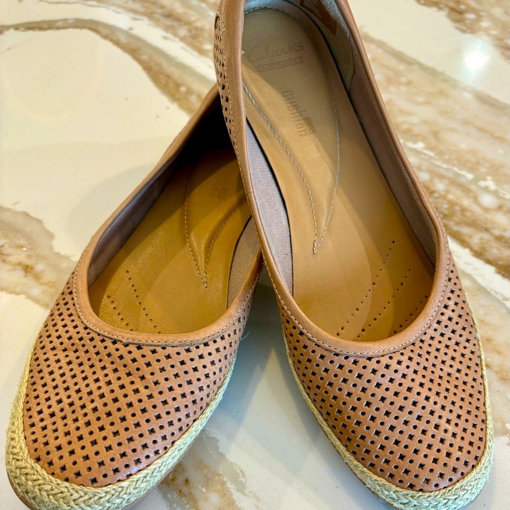 Clarks Cushion Collection Beige Espadrille Flats Size 9m
